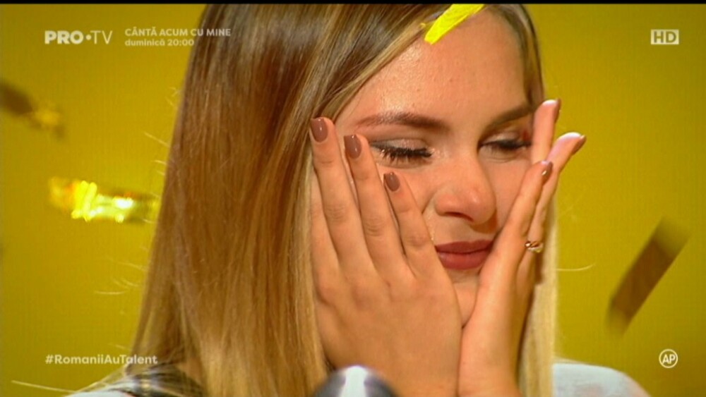 Românii au talent. O studentă la medicină a primit Golden Buzz. Călinescu: ”Îmi donez corpul” - Imaginea 13