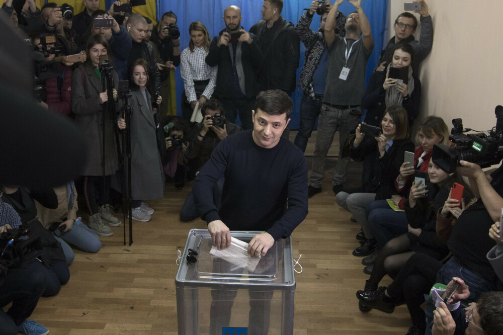 Alegeri prezidențiale în Ucraina. Un actor fără experiență politică a câștigat prima rundă - Imaginea 6