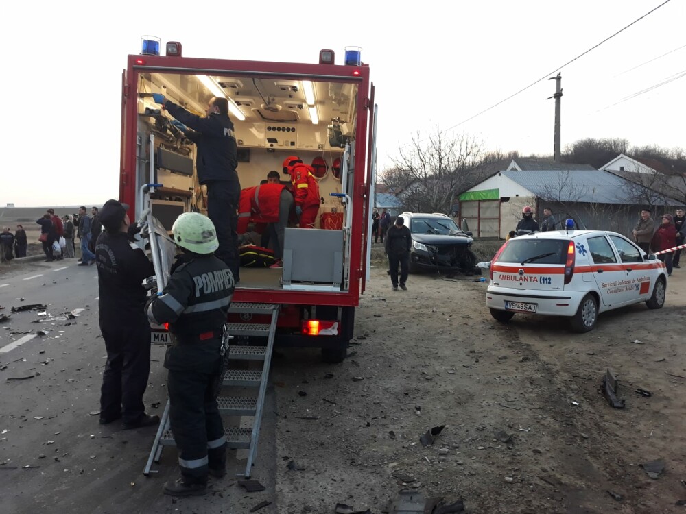 Accident grav în județul Vaslui, în care 2 persoane au murit. A fost activat planul roșu VIDEO - Imaginea 6