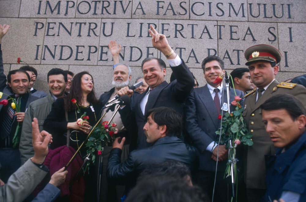 Rechizitoriul în dosarul Revoluţiei. Ce spun procurorii despre „Grupul Iliescu” și dezinformarea realizată de membrii săi - Imaginea 24