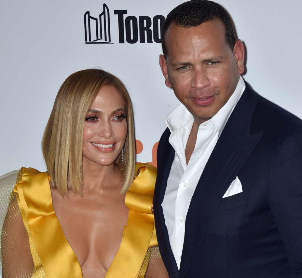 Jennifer Lopez şi Alex Rodriguez au anulat oficial logodna - Imaginea 1