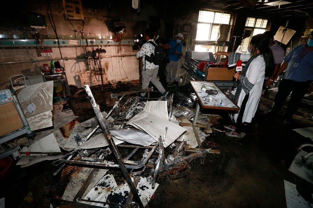 VIDEO. Incendiu într-un spital din Bangladesh. Trei pacienți cu Covid-19 au murit în secția ATI - Imaginea 1