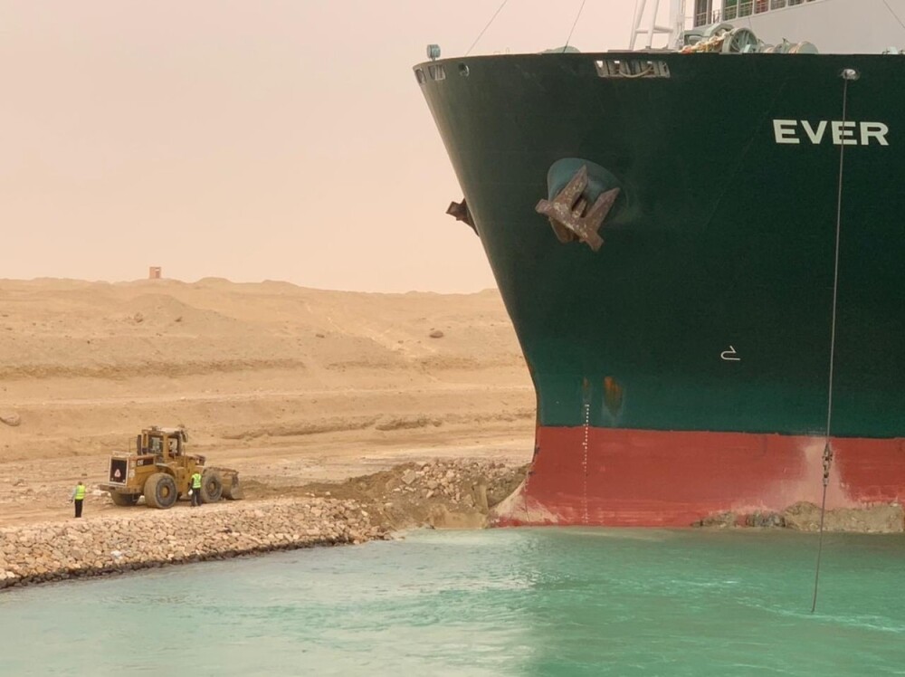 FOTO. Traseul bizar al navei care a rămas blocată în canalul Suez. Ce s-a văzut pe GPS - Imaginea 2