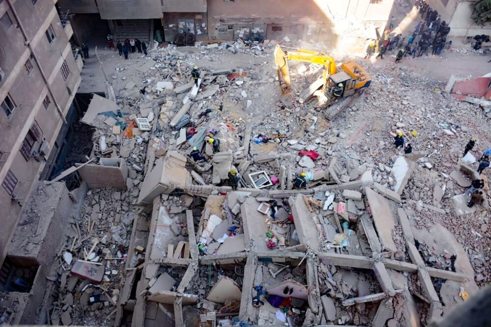 O clădire rezidențială din Cairo s-a prăbușit. Sunt cel puțin 8 morți și zeci de răniți. GALERIE FOTO - Imaginea 2