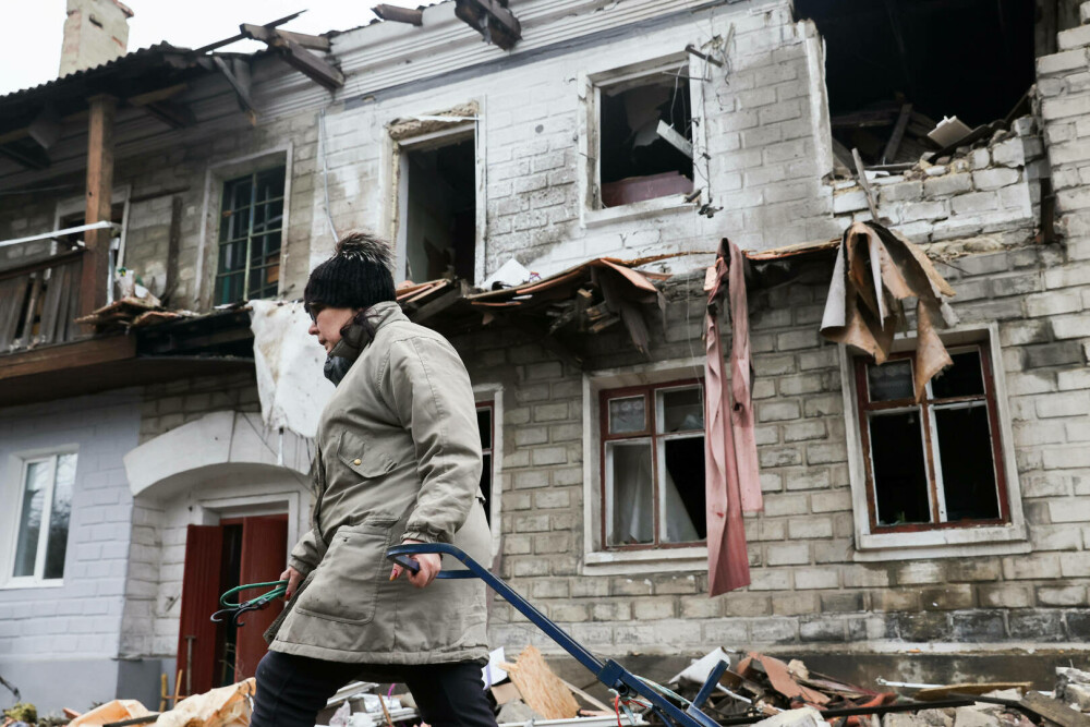 Războiul din Ucraina, în imagini. Rușii au făcut prăpăd și au semănat teroare - Imaginea 14