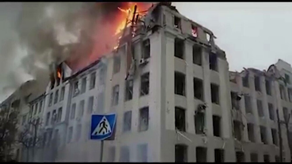 Război în Ucraina Ziua 7. Primul oraș mare ucrainean care cade în mâinile rușilor. Explozie la gara din Kiev - Imaginea 12