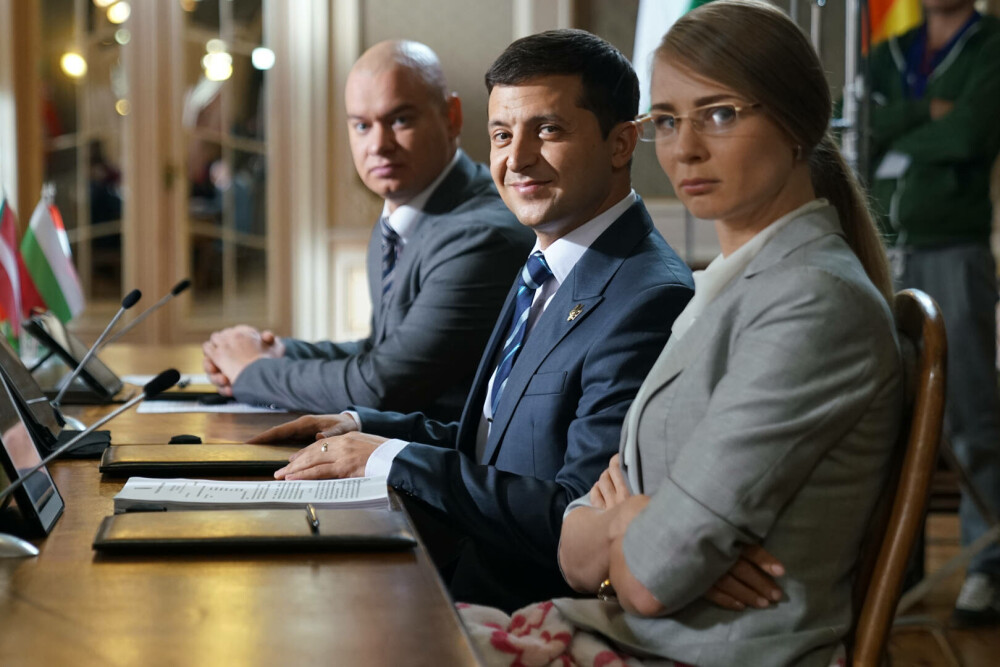 ”În slujba poporului”, serialul în care președintele Ucrainei are rolul principal, va fi pe VOYO! - Imaginea 1