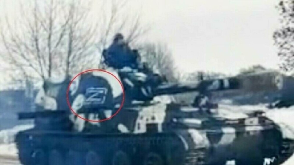 Fanii lui Putin poartă tricouri și insigne cu ”Z”, să arate că susțin invazia din Ucraina - Imaginea 2