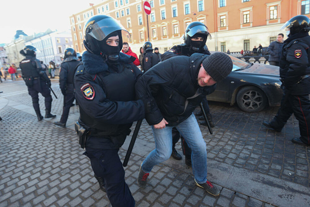 Peste 4.600 de persoane arestate duminică în Rusia, după ce au participat la proteste privind invazia din Ucraina - Imaginea 10