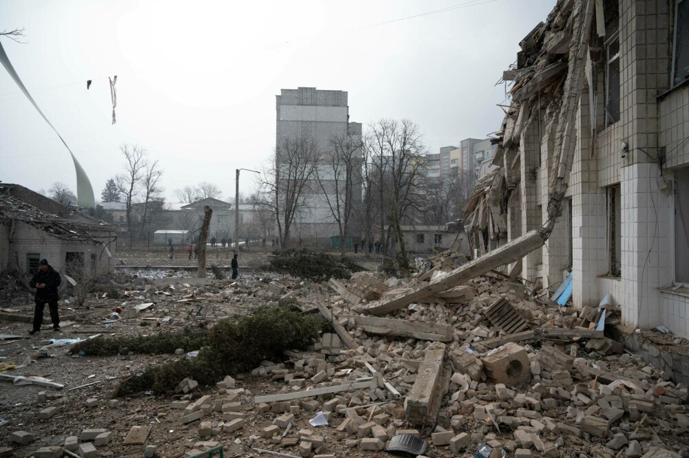 Scene de groază în Ucraina. Cadavrele nu pot fi luate de pe străzi, din cauza bombardamentelor - Imaginea 3