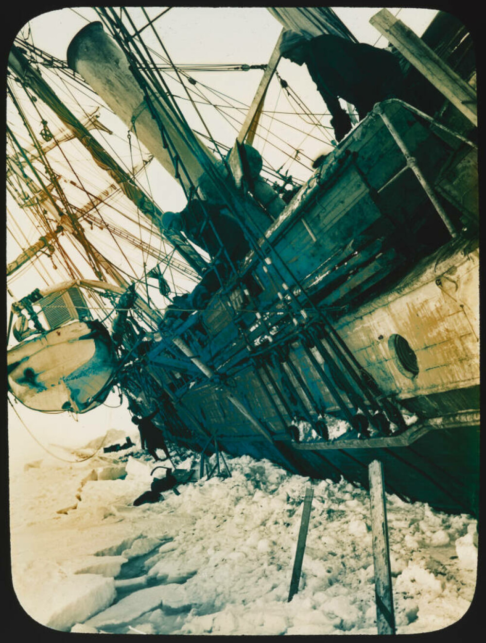 Epava Endurance, nava exploratorului britanic Ernest Shackleton, descoperită în largul Antarcticii - Imaginea 3