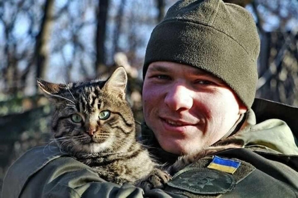 GALERIE FOTO. Pisicile se ”luptă” cu rușii alături de soldații din Ucraina - Imaginea 6