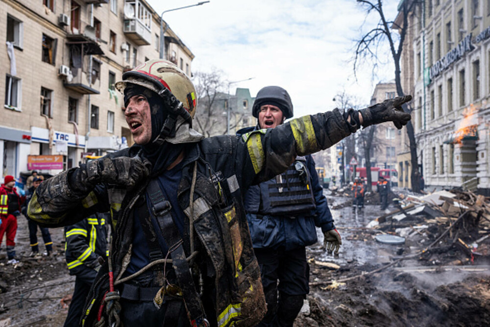 Dezastru în Harkov. Doi oameni au murit după ce un bloc de 4 etaje a fost distrus. GALERIE FOTO - Imaginea 1