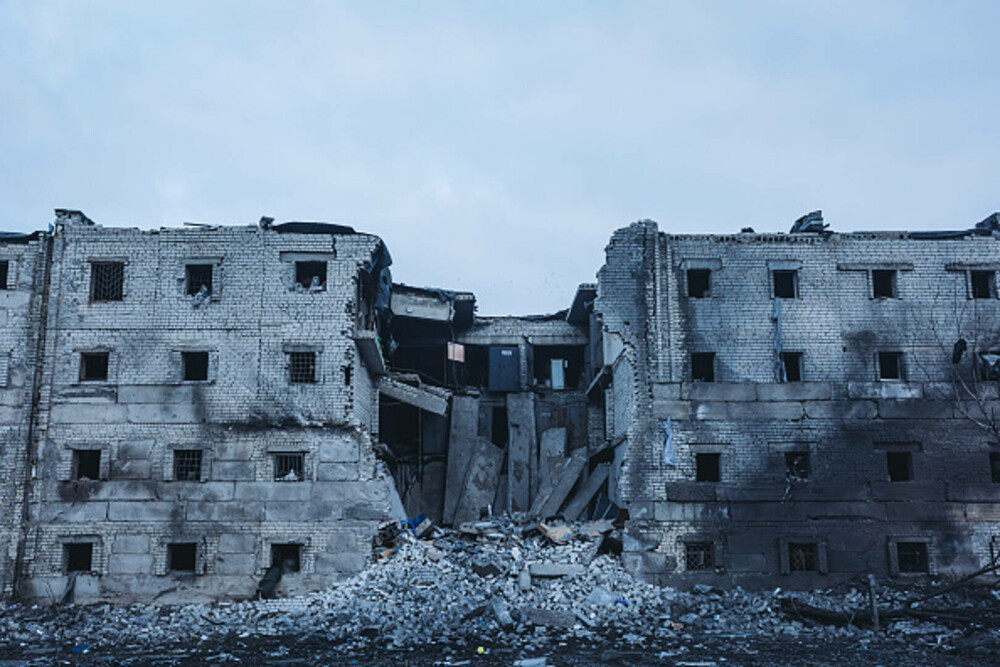 Dezastru în Harkov. Doi oameni au murit după ce un bloc de 4 etaje a fost distrus. GALERIE FOTO - Imaginea 12