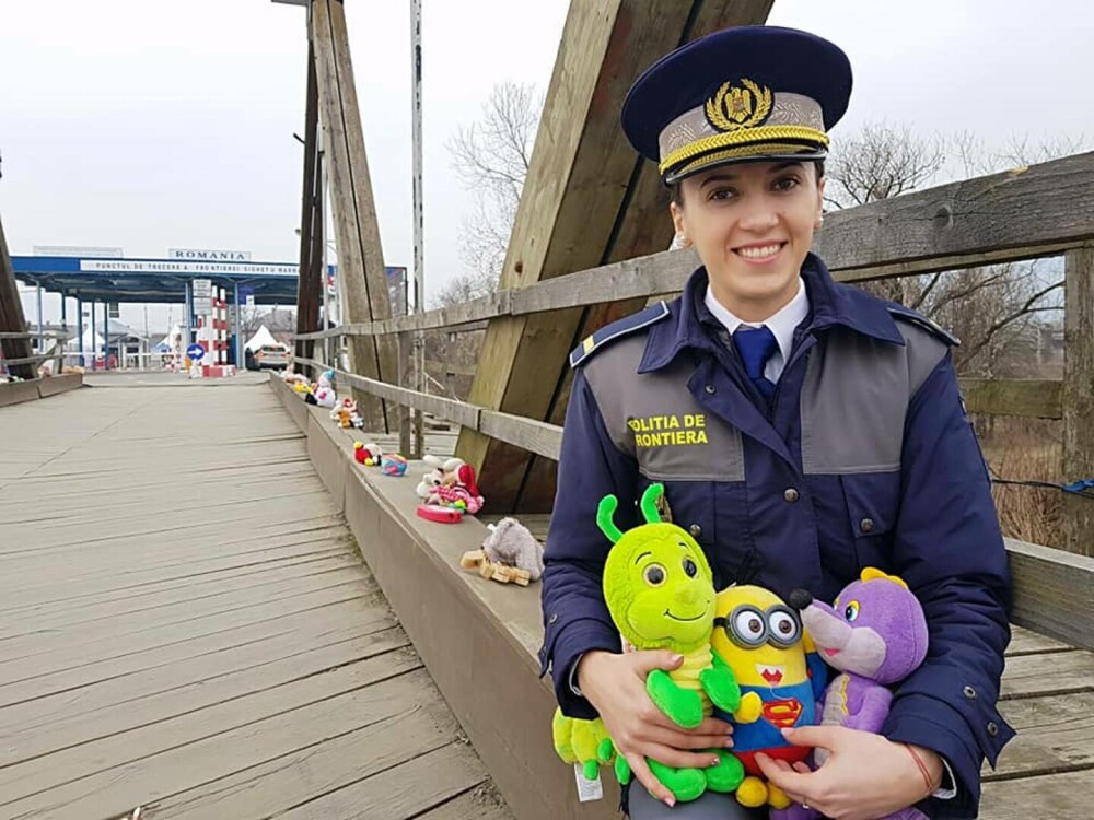 Podul jucăriilor dintre România și Ucraina, la Sighetu Marmației. Inițiativa lăudată a polițiștilor de frontieră - Imaginea 1