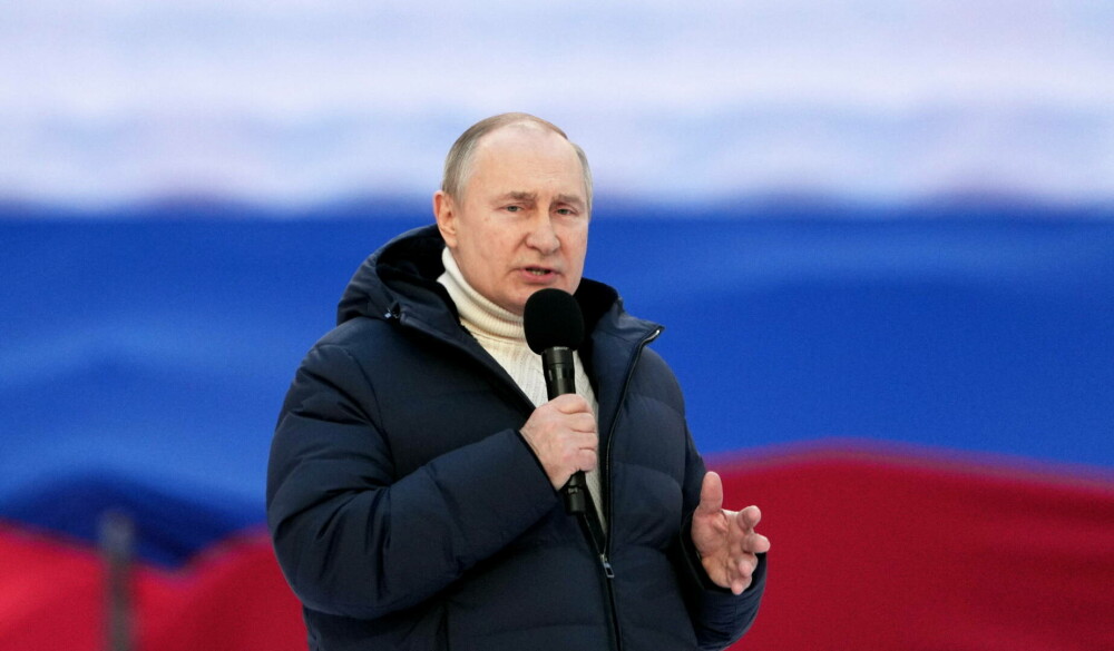 Putin a dispărut brusc de pe ecranul televizorului, în timpul discursului de la sărbătorirea anexării Peninsulei Crimeea - Imaginea 6