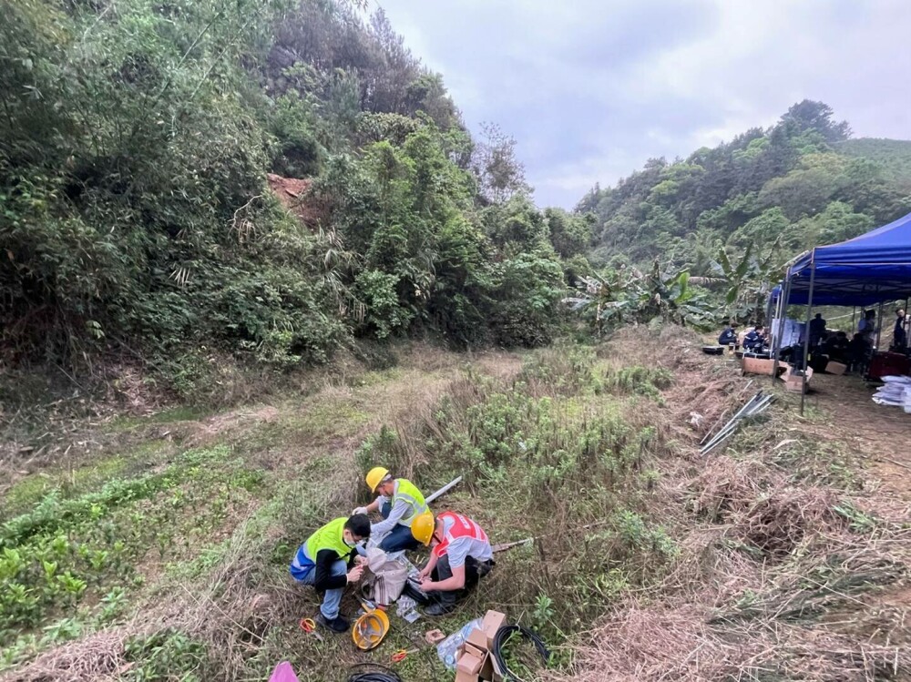 Tragedia aviatică din China. Nicio persoană nu a supraviețuit după prăbușirea avionului Boeing - Imaginea 2