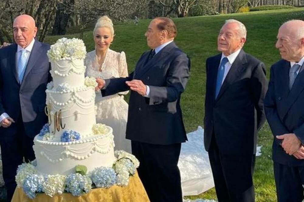 Berlusconi (85 de ani) a dat 400.000 euro pentru o ”nuntă simbolică” cu iubita sa (32 de ani) - Imaginea 3