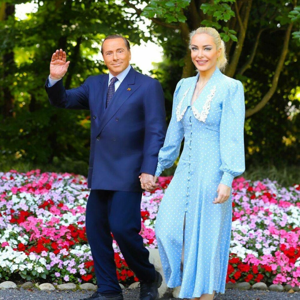 Berlusconi (85 de ani) a dat 400.000 euro pentru o ”nuntă simbolică” cu iubita sa (32 de ani) - Imaginea 5