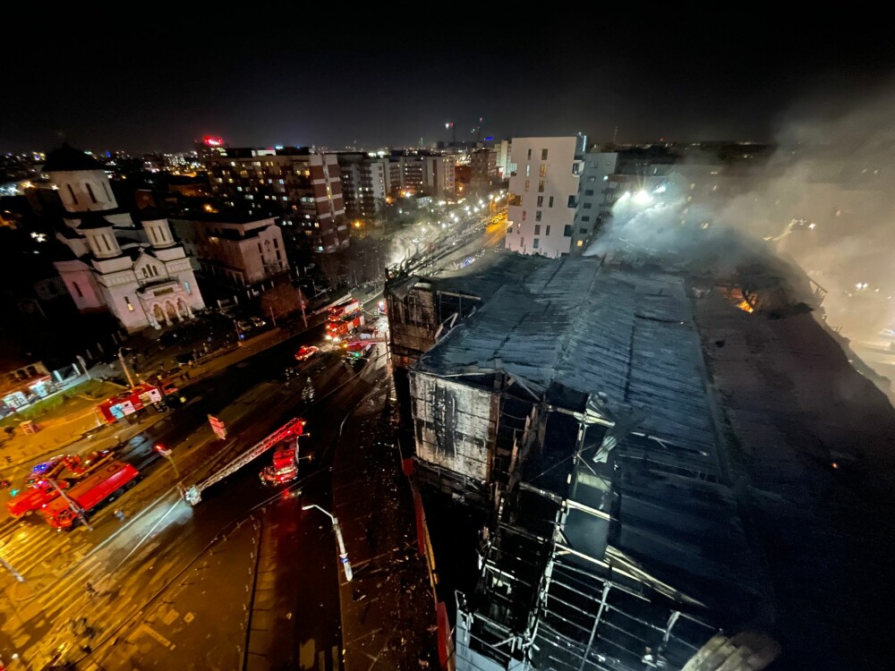 Incendiu la acoperişul magazinului Prosper din Rahova. Nu există victime - Imaginea 11