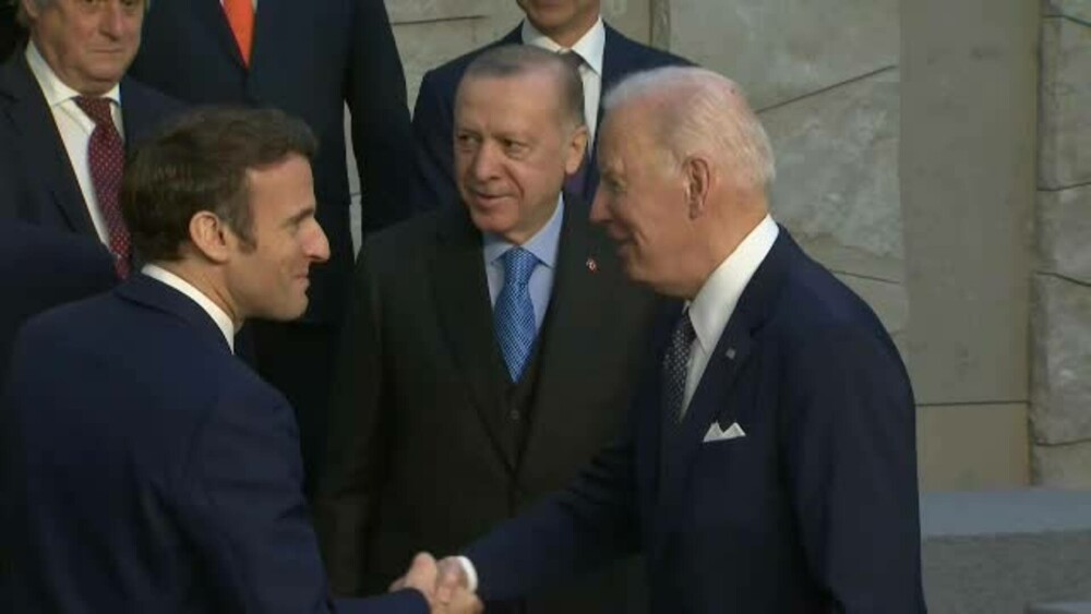 Iohannis a vorbit cu Biden la summit-ul NATO, dar nu a socializat la fotografia de grup - Imaginea 4