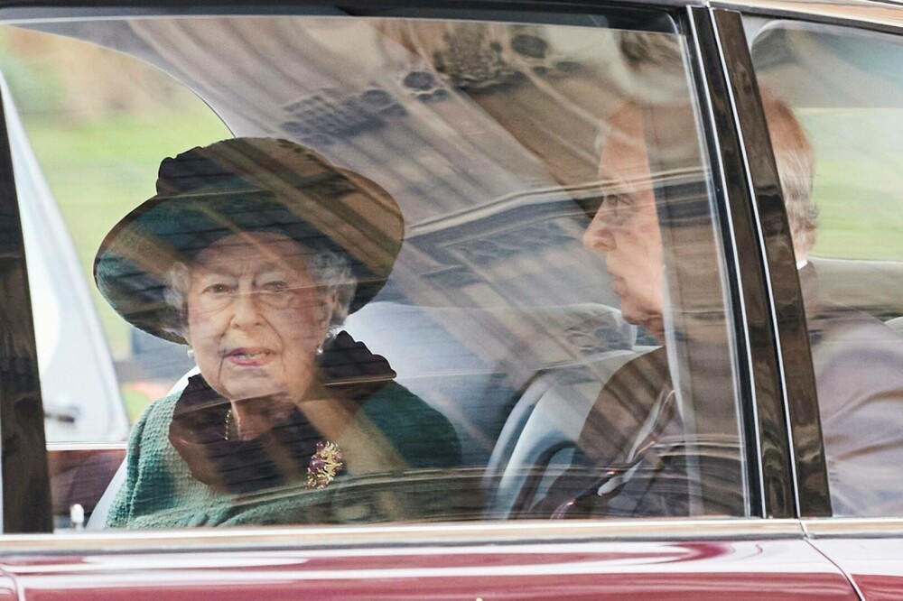 Regina Elisabeta a II-a a participat la o ceremonie religioasă în memoria soțului ei, prințul Philip. GALERIE FOTO - Imaginea 1