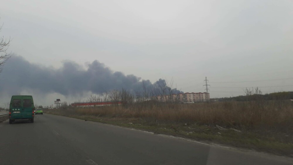 Incendiu puternic la un centru de deșeuri din Glina. S-au produs doar pagube materiale. VIDEO - Imaginea 2