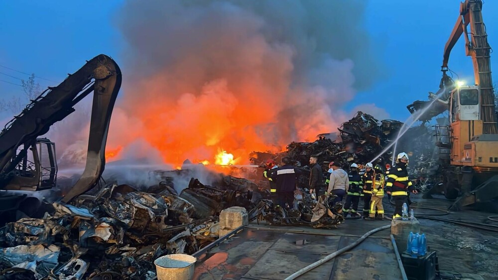 Incendiu puternic la un centru de deșeuri din Glina. S-au produs doar pagube materiale. VIDEO - Imaginea 9
