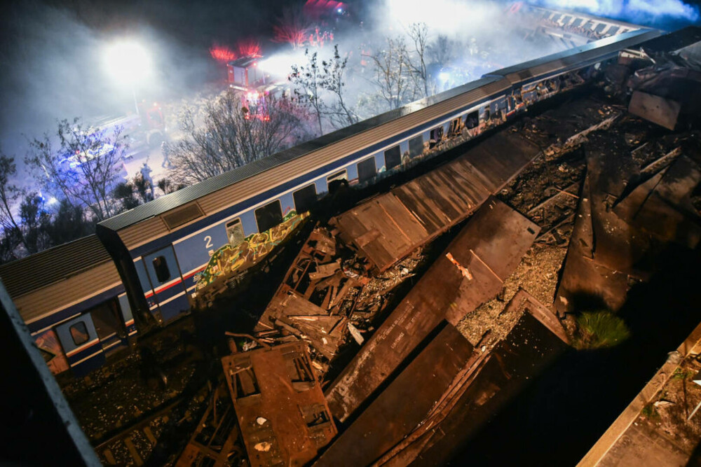 Două trenuri s-au ciocnit în Grecia. Cel puţin 32 de morți și câteva zeci de răniți. Primele imagini de la fața locului - Imaginea 2