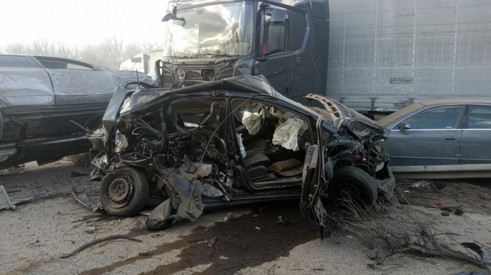 Accident uriaș în Ungaria, cu români printre victime. Peste 40 de TIR-uri și mașini s-au ciocnit. A izbucnit și un incendiu - Imaginea 5