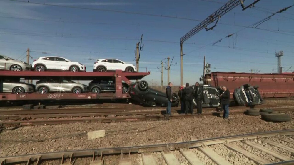 Imagini de la Gara Roșiori Nord, unde un tren cu 280 de călători a lovit un altul de marfă. Concluziile primelor cercetări - Imaginea 9