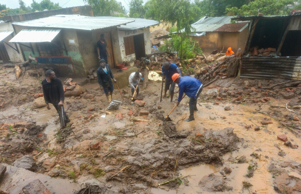 Peste 200 de persoane şi-au pierdut viaţa în inundaţiile şi alunecările de teren provocate de ciclonul Freddy | GALERIE FOTO - Imaginea 3