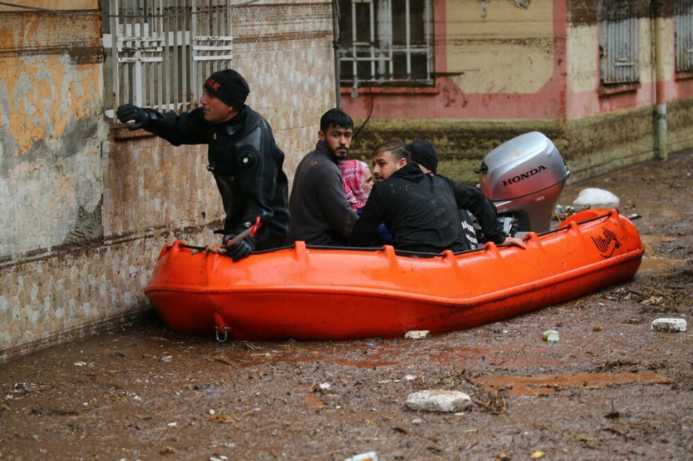 Turcia, lovită de inundații în zonele devastate de cutremure. 10 persoane au murit | GALERIE FOTO - Imaginea 8