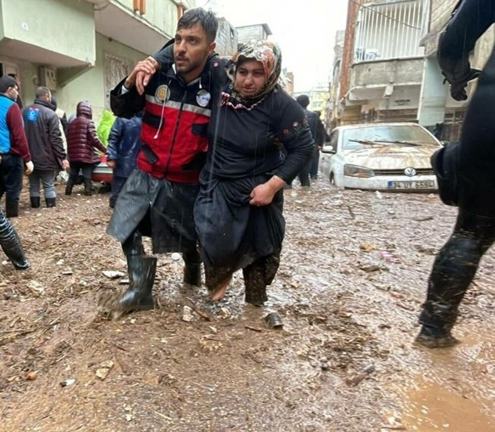 Turcia, lovită de inundații în zonele devastate de cutremure. 10 persoane au murit | GALERIE FOTO - Imaginea 17