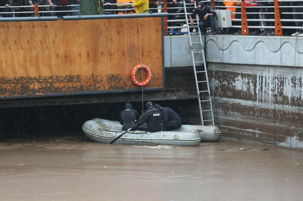 Turcia, lovită de inundații în zonele devastate de cutremure. 10 persoane au murit | GALERIE FOTO - Imaginea 20