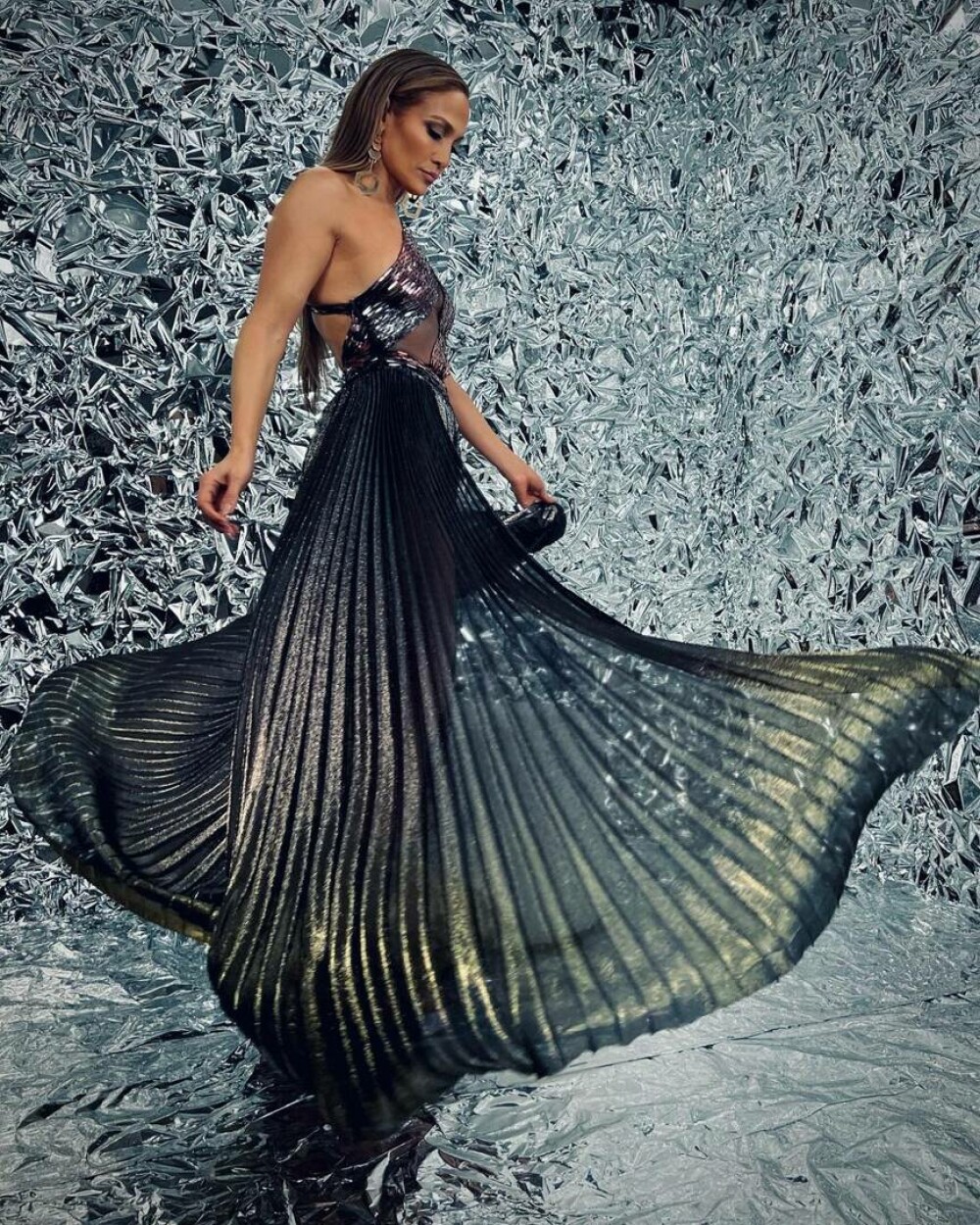 Jennifer Lopez a pozat nud. Vedeta de 53 de ani continuă să impresioneze. GALERIE FOTO - Imaginea 5