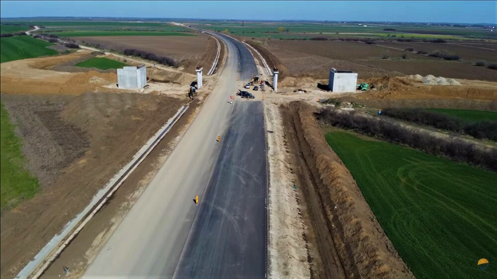 Cum arată primii kilometri de drum expres din Ardeal. Șoseaua ar putea fi inaugurată înainte de termen | GALERIE FOTO - Imaginea 11