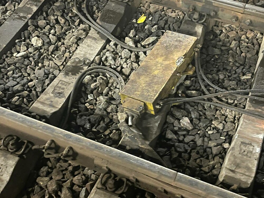 Accident feroviar în Gara Galați. O femeie conductor a murit, trei persoane sunt rănite după ce o locomotivă a lovit un tren - Imaginea 3