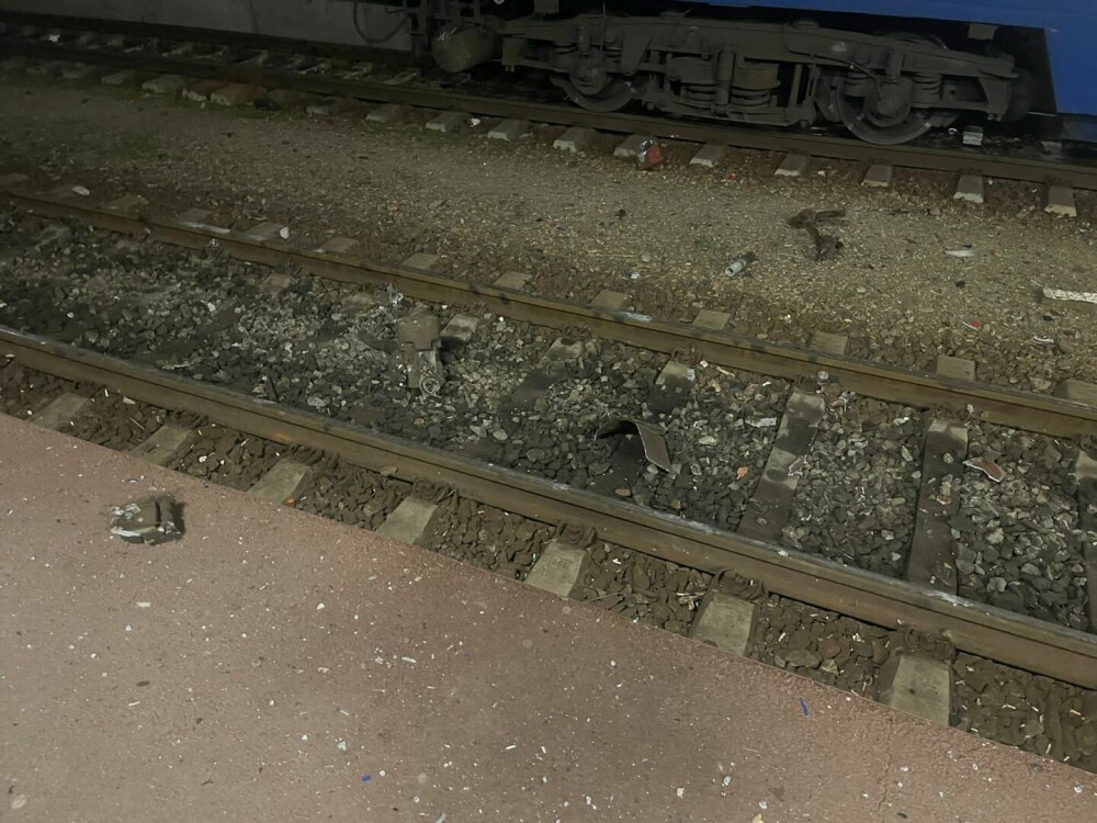 Accident feroviar în Gara Galați. O femeie conductor a murit, trei persoane sunt rănite după ce o locomotivă a lovit un tren - Imaginea 8