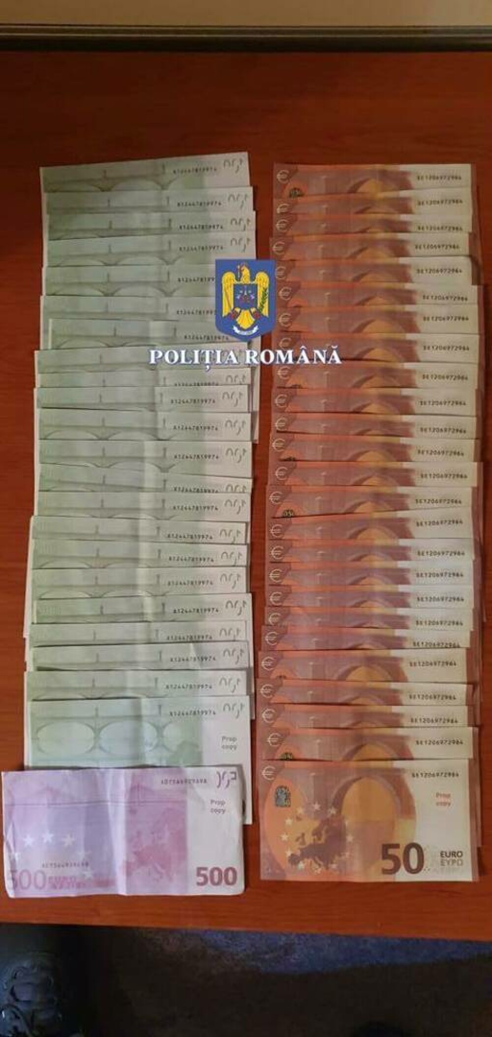 Bani falși puși în circulație în București și mai multe județe din țară. Au fost ridicați aproximativ 155.000 de euro - Imaginea 6