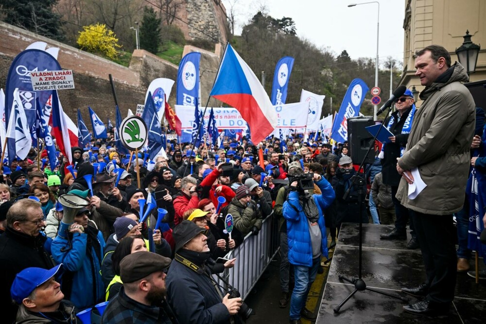După Franța, și Cehia vrea să majoreze vârsta de pensionare. În Praga au început proteste împotriva reformei | GALERIE FOTO - Imaginea 4