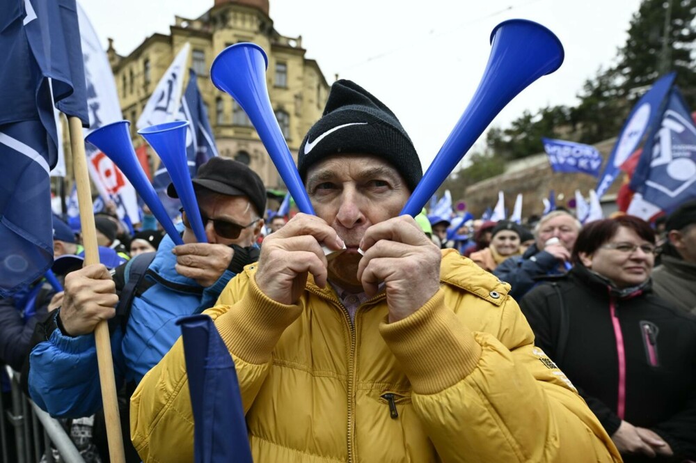 După Franța, și Cehia vrea să majoreze vârsta de pensionare. În Praga au început proteste împotriva reformei | GALERIE FOTO - Imaginea 13