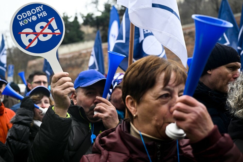 După Franța, și Cehia vrea să majoreze vârsta de pensionare. În Praga au început proteste împotriva reformei | GALERIE FOTO - Imaginea 14
