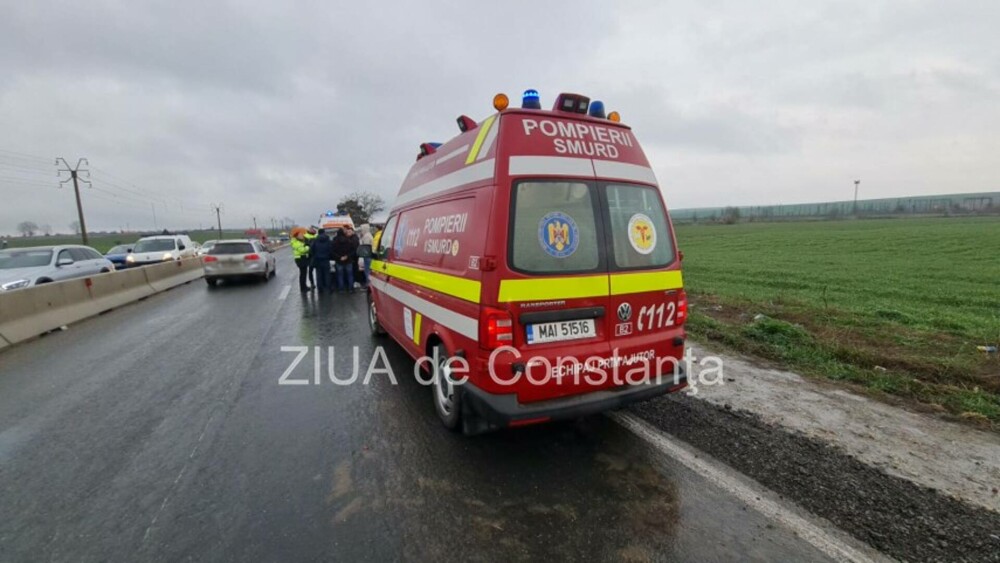 Accident între două microbuze și un TIR, în Constanţa. Două persoane, între care o fetiță de 5 ani, au ajuns la spital - Imaginea 2