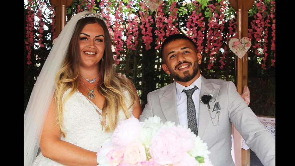 S-a căsătorit cu un bărbat pe care l-a cunoscut online într-o vacanță în Turcia, deși vorbeau prin Google Translate - Imaginea 1