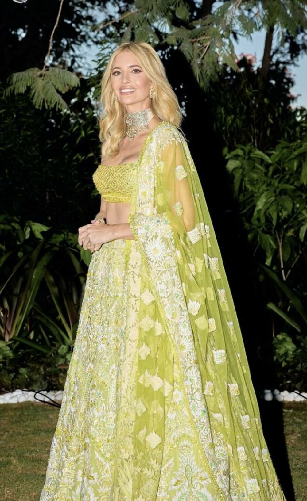 Ce ținute au purtat vedetele la nunta miliardarilor din India. Mireasa a avut o rochie ca a lui Blake Lively. FOTO - Imaginea 6