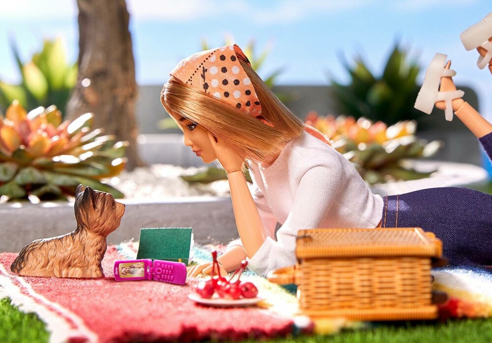 Papușa Barbie a împlinit 65 de ani. Prin câte schimbări a trecut una dintre jucăriile preferate ale copiilor. FOTO - Imaginea 4