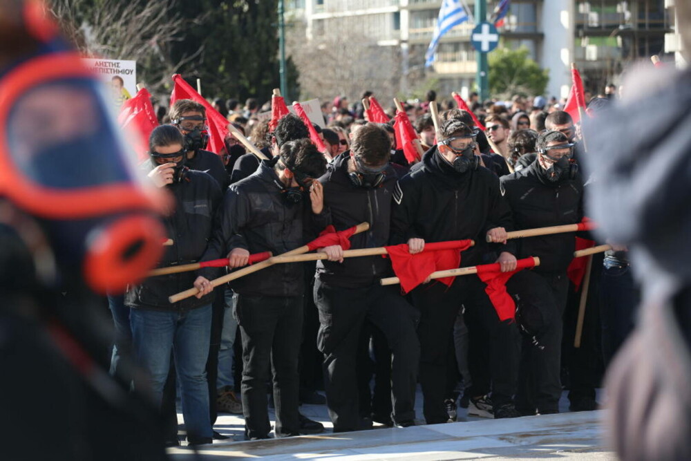 Confruntări violente între studenți și poliție în Atena. Cel puțin 9 persoane au ajuns în arest și alte 10 au fost rănite - Imaginea 5
