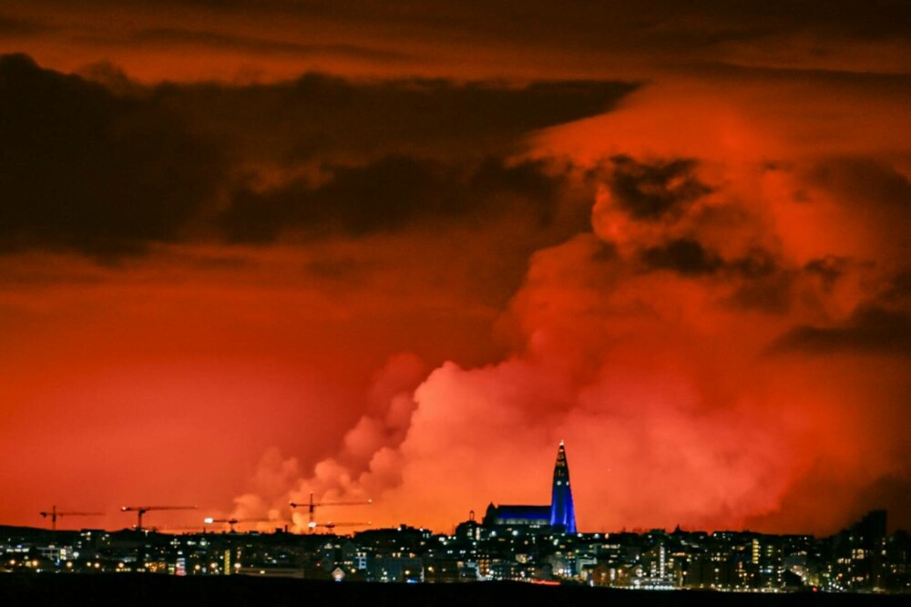 FOTO. Imagini terifiante în Islanda, unde cerul s-a făcut roșu. Poliția a declarat stare de urgență - Imaginea 6