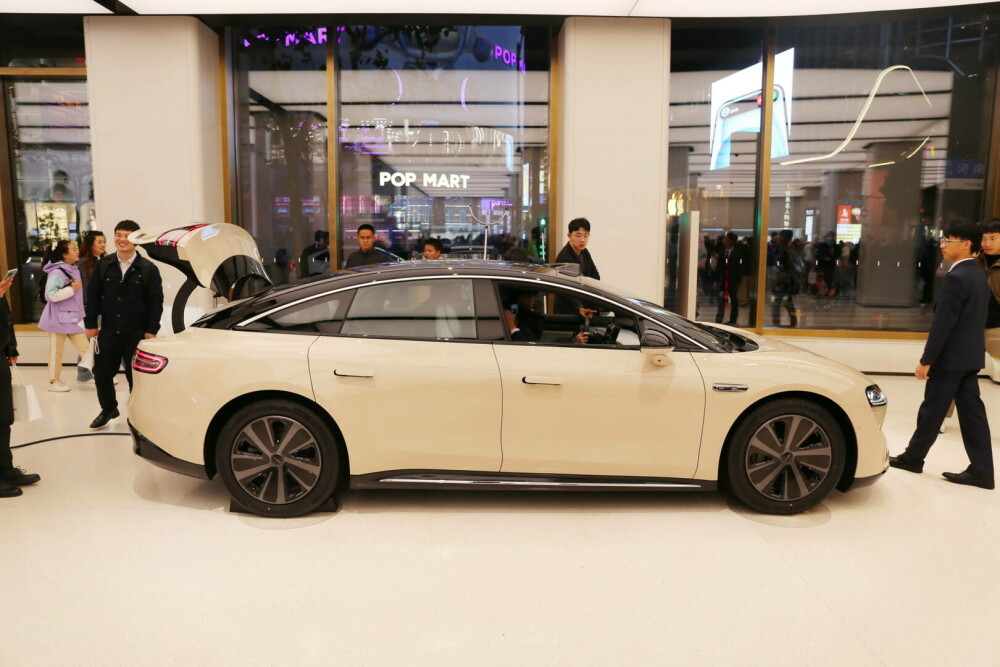 Cum arată și cât costă mașina electrică Huawei. Probleme pentru modelul care promitea să depășească Tesla GALERIE FOTO - Imaginea 11